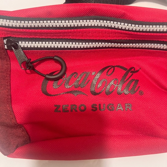 Coca Cola Insulated Fanny Pack. - Picture 2 of 7